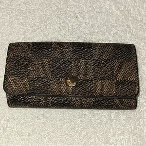 Louis Vuitton Damier keyholder Authentic